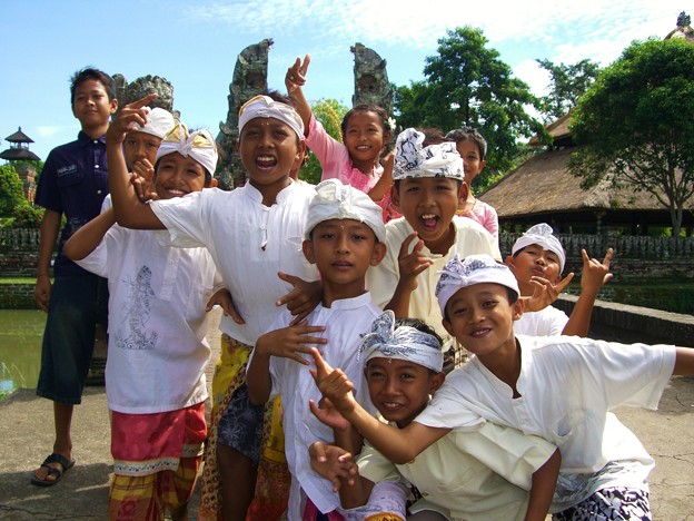 インドネシア　バリ島　子供たちとのひととき