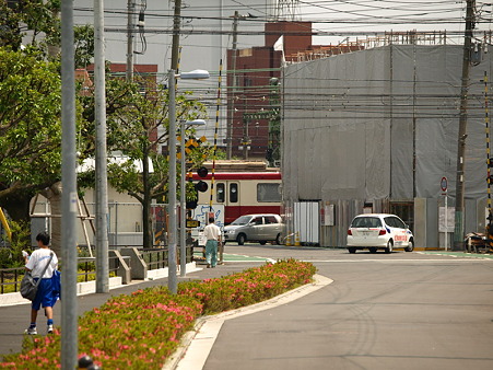 神奈川新町の踏切