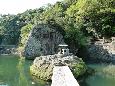 天念寺(6)川中不動