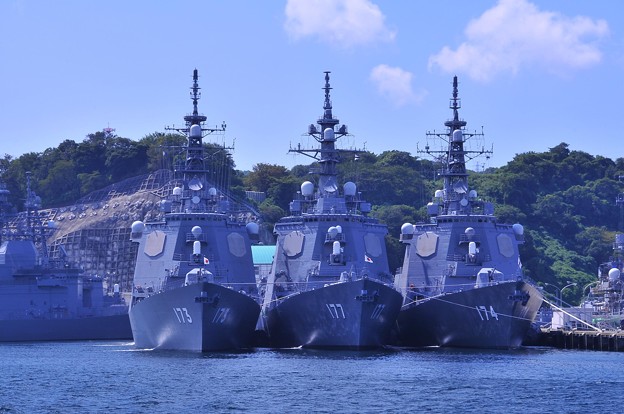 海上自衛隊のイージス艦3隻並んで 写真共有サイト フォト蔵