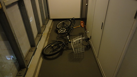7階まで上がると自転車が・・・